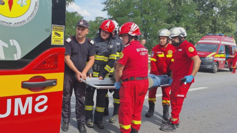 Accident serios în Simeria: Patru vehicule au fost implicate, iar trei persoane au suferit răni 1 accident grav in simeria patru masini au fost implicate trei persoane sunt ranite video 68bb22ad1b034