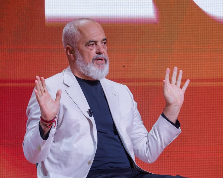 Albania numește un „ministru” creat de inteligența artificială pentru gestionarea achizițiilor publice 1 albania puts ai created minister in charge of public procurement 68c303294f011