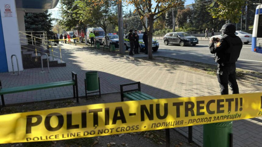 Alarmă de securitate la judecătoria din Chișinău, în așteptarea sosirii lui Vladimir Plahotniuc 1 alerta cu bomba la judecatoria din chisinau unde urma sa fie adus vladimir plahotniuc 68d659d7bc4b8