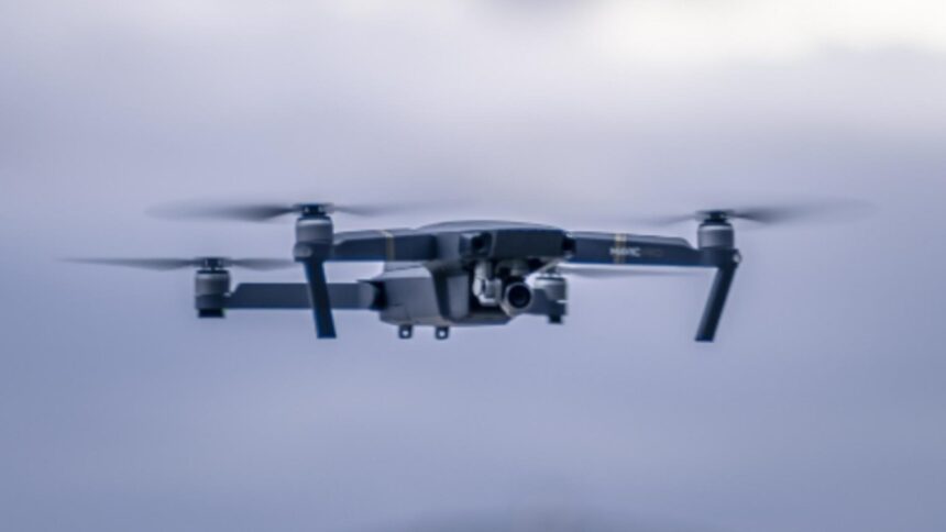 Aeroportul Otopeni în alertă: O dronă interferează cu aterizările, piloții execută manevre de urgență 1 alerta pe aeroportul otopeni prezenta unei drone a blocat aterizarea mai multor zboruri pilotii au fost nevoiti sa faca manevre speciale 68d9815372e09