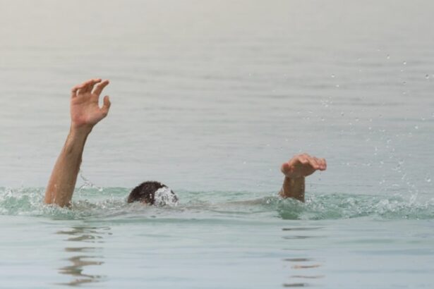 alerta pe litoral barbat de 70 de ani scos inconstient din mare la costinesti a intervenit elicopterul smurd 68b822f98e3c0