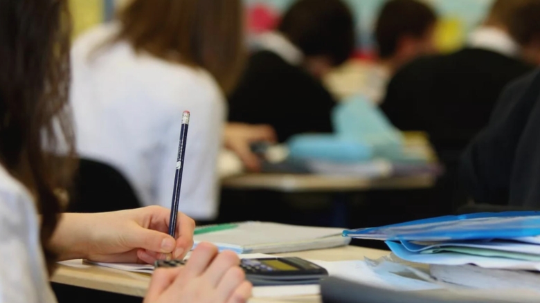 Atenție, copii beneficiari ai pensiei de urmaș: Ce acte sunt necesare pentru a vă păstra drepturile? 1 anunt important pentru copiii care primesc pensie de urmas ce documente trebuie sa depuna pentru a nu si pierde drepturile 68b7d7ec7fcd3