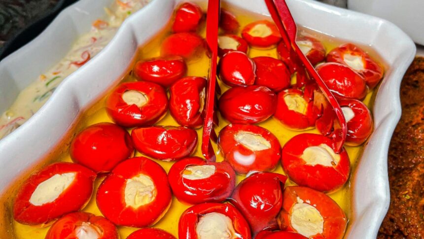 Ardei umpluți cu brânză la borcan: deliciul perfect pentru iarnă pe care îl vei adora 1 ardei umpluti cu branza la borcan pentru iarna aperitivul de care nu te mai saturi 68b819c7ecc8c