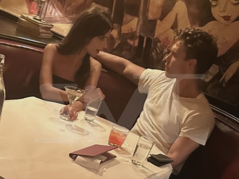 Austin Butler și Emily Ratajkowski surprinși savurând băuturi în inima New York-ului 1 austin butler emily ratajkowski seen grabbing drinks in nyc 68bc3f613e631