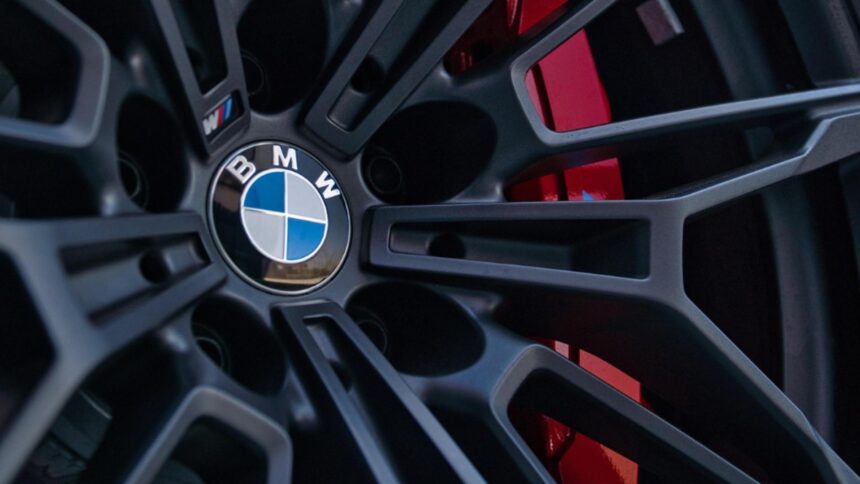 Alerte BMW: Riscuri de scurtcircuit și incendiu pentru mașinile fabricate între 2015 și 2021, dacă nu se iau măsuri urgente 1 avertisment bmw probleme la vehiculele produse intre 2015 si 2021 daca nu sunt rezolvate pot provoca scurtcircuit si chiar incendiu 68d6d74f594c3