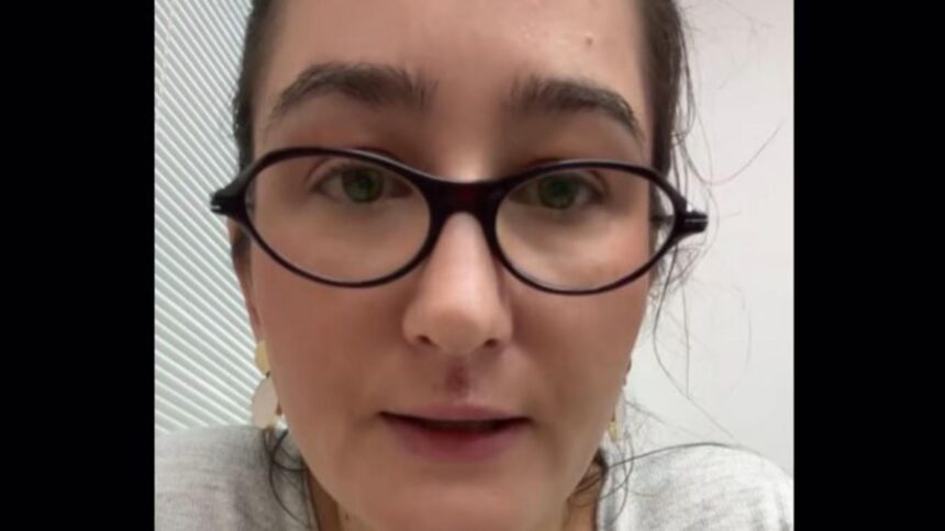 Îndrumare pentru părinți! O educatoare îi sfătuiește să-și protejeze copiii de expunerea în mediul online: „Există cineva care a adunat toate aceste date și a intervenit!” 1 avertisment pentru parinti o profesoara ii indeamna sa nu si mai expuna copiii in mediul online cineva a pus cap la cap toate aceste informatii si a actionat 68c8159f866c9