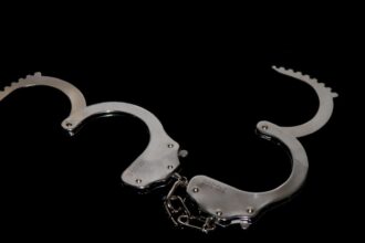 barbat arestat dupa ce si a terorizat fosta iubita cu amenintari si a incalcat in repetate randuri ordinul de protectie supune te la apel ca altfel fac crima 68cbf8c08505a