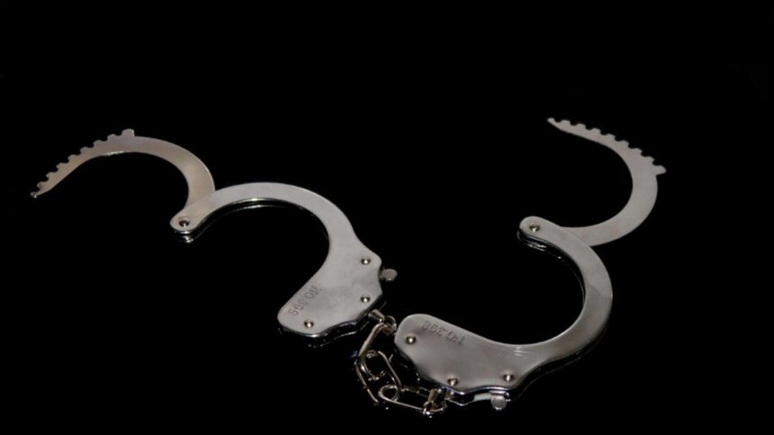 Bărbat reținut pentru hărțuirea fostei partenere și încălcarea constantă a ordonanței de protecție: „Ascultă-mă, altfel te voi distruge.” 1 barbat arestat dupa ce si a terorizat fosta iubita cu amenintari si a incalcat in repetate randuri ordinul de protectie supune te la apel ca altfel fac crima 68cbf8c08505a