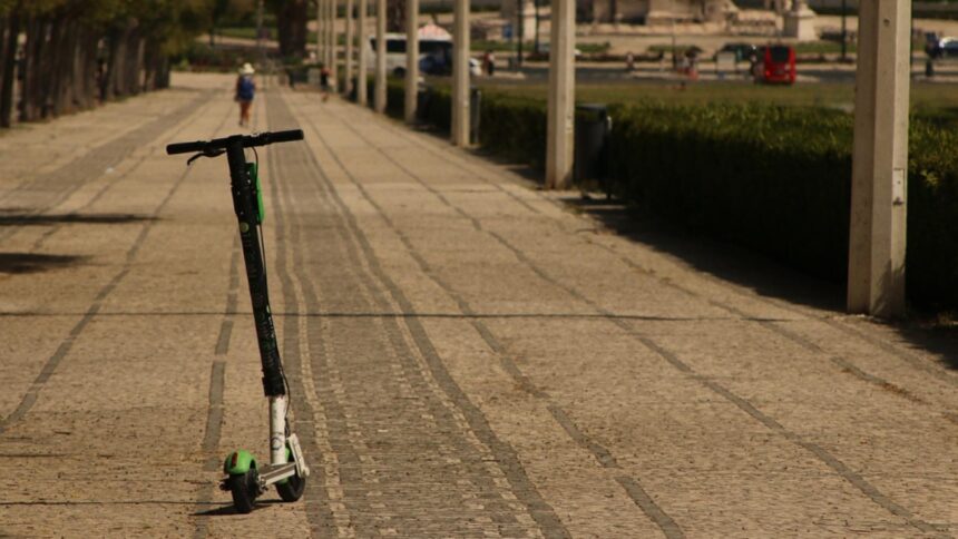 Bărbat de 58 de ani, aflat în stare critică după un incident cu trotineta electrică 1 barbat de 58 de ani in coma dupa un accident cu trotineta electrica 68c1dd47bf1ee