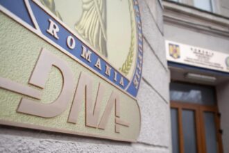 barbat retinut de dna pentru trafic de influenta a fost prin cand primea 60 000 de euro spaga 68c2cea247911