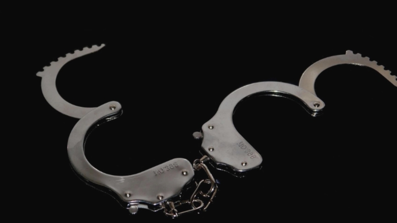 Bărbat arestat după ce a intimidat o administratoare de magazin cu comportamente inacceptabile 1 barbat retinut dupa ce a amenintat o administratoare de magazin si a recurs la gesturi obscene 68b99b83d7f24