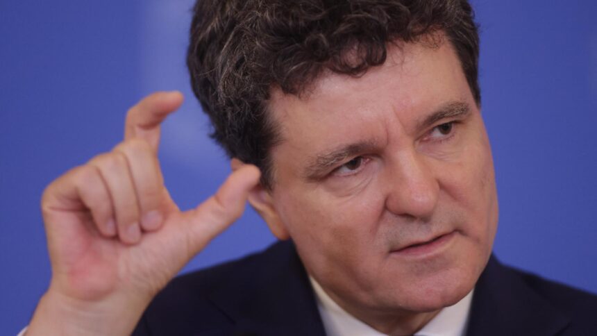 Nicușor Dan: Primele 100 de zile de mandat - între vacanțe, vizite în Republica Moldova și momente de distracție, în mijlocul haosului național 1 bilantul lui nicusor dan primele 100 de zile de mandat vacanta vizite in republica moldova tuica si dans in timp ce tara e in haos 68d76d6c41644