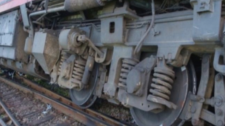 Incident pe calea ferată la Drăgănești-Olt: un vagon deraiat creează dificultăți în circulație, informează CFR 1 blocaj pe calea ferata la draganesti olt din cauza deraierii unui vagon anuntul cfr 68bad27f04bba