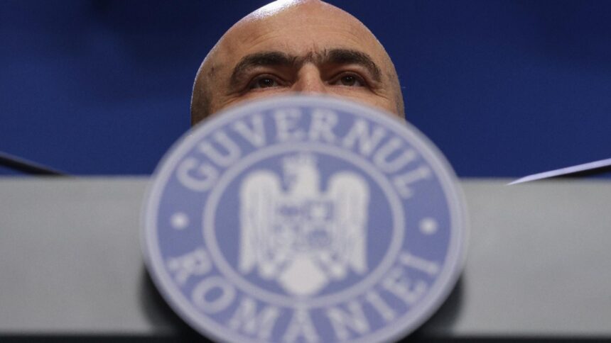 Bolojan, răspuns plin de umor la întrebarea despre demisie: "Vă voi anunța eu, nu e nevoie să întrebați!" 1 bolojan raspuns ca in bancuri la intrebarea daca demisoneaza va anunt eu nu trebuie sa intrebati 68d3f9410675d