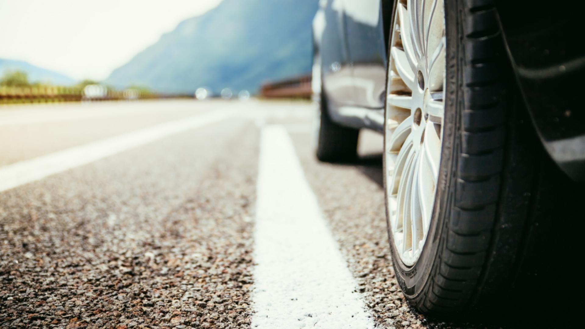 Cum să ajustezi presiunea anvelopelor în zilele cu temperaturi scăzute