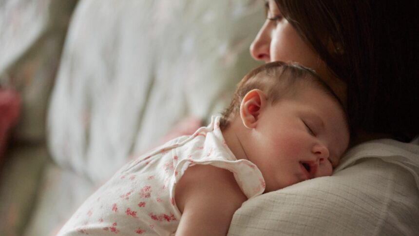 Impactul CASS asupra mamelor: contribuțiile la sănătate le reduc veniturile cu sute de lei pe lună, iar guvernul rămâne ferm 1 cat pierd mamele dupa introducerea cass contributia la sanatate le lasa fara sute de lei lunar guvernul nu cedeaza 68c6b745294e3