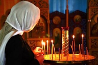 ce mari sarbatori sunt in octombrie incepand chiar din prima zi a lunii este cruce rosie in calendar 68db7111e4838