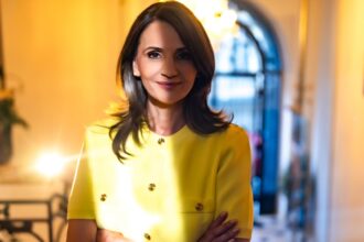 ce urmeaza dupa protestul profesorilor anca alexandrescu vom ramane in continuare cu aceasta hahaiala a lui nicusor dan 68beef2f201e1