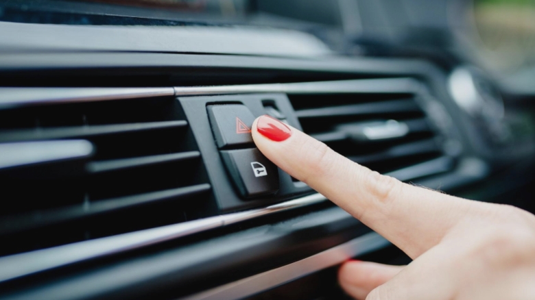 Codul Rutier 2025: Ești scutit de amendă dacă oprești ilegal cu avariile aprinse? 1 cod rutier 2025 daca opresti neregulamentar si pui avariile scapi de amenda 68b73c3d6f09e