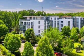 cum a devenit complexul stejarii un teren fertil pentru afaceristi dubiosi refugiu pentru un oligarh rus aflat pe lista neagra a sua 68c65872f0de3