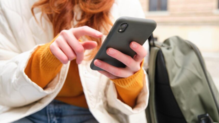 Îndepărtează urmele digitale: Ghid pentru a-ți proteja confidențialitatea pe Android 1 cum sa nu mai fi urmarit pe telefon trucurile prin care poti sterge urmele digitale pe android 68ca6907ac700