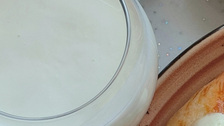 Descoperă rețeta perfectă pentru un ayran delicios – băutura ideală pentru zilele toride! 1 cum sa prepari acasa ayran cea mai racoritoare si sanatoasa bautura 68b6ae65bd848