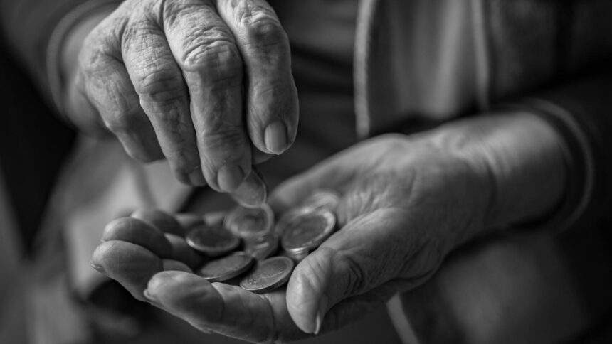 Modul în care se vor determina pensiile pentru cei care au muncit în ture de 12 sau 24 de ore: surprize pentru pensionari 1 cum vor fi calculate pensiile pentru angajatii care au lucrat in ture de 12 sau chiar 24 de ore surprize pentru pensionari 68d7fa7677df4