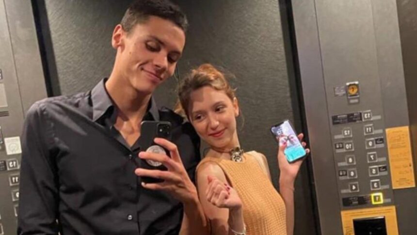 David Popovici: O dublă celebrare - 21 de ani și cinci ani de iubire alături de Taisia, partenera sa de viață 1 david popovici dubla sarbatoare 21 de ani si cinci ani de dragoste secretul relatiei dintre sportiv si iubita sa taisia 68c94b81a1e82