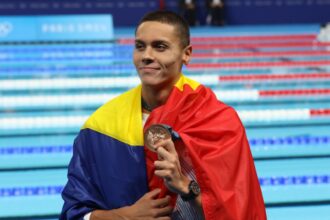 david popovici medalie de aur la 200 m liber la campionatele mondiale de natatie din singapore 68cc6604ebb14