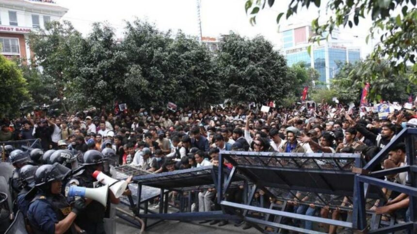 Tragedie în Nepal: 19 vieți pierdute și peste 100 de răniți în urma protestelor împotriva restricțiilor de pe rețelele sociale 1 dezastru in nepal 19 morti si peste 100 de raniti la protestele impotriva interzicerii retelelor sociale 68bf102076105