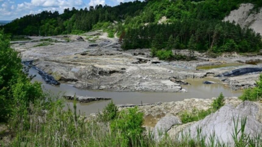 Situația alarmantă de la Praid. Starea de urgență în Târnava Mică a fost extinsă pentru încă o lună 1 dezastrul de la praid starea de alerta in zona tarnava mica prelungita cu inca 30 de zile 68d69b87abfd7