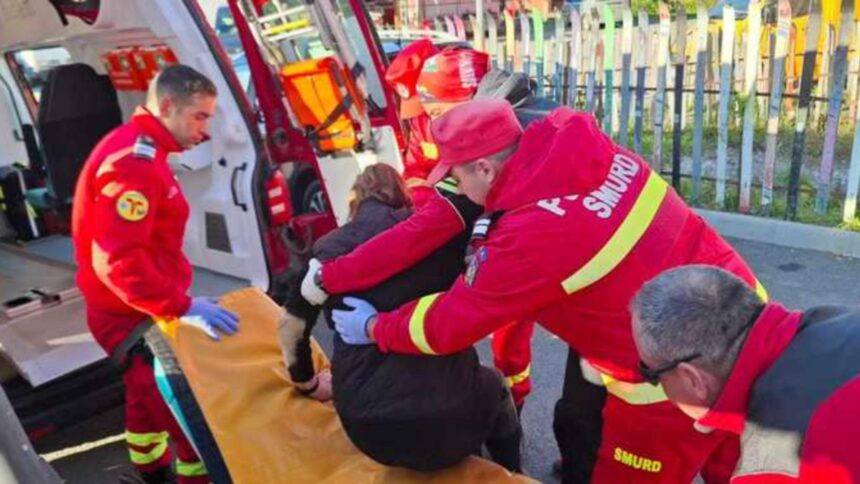 Două intervenții Salvamont pentru ajutorarea turiștilor accidentați în Munții Rodnei 1 doua misiuni salvamont pentru turisti raniti in muntii rodnei 68d835d9bc9fc