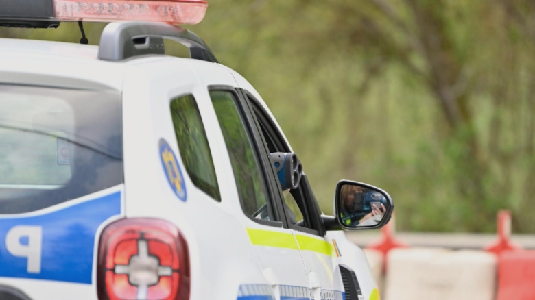 O femeie de 57 de ani, agresată și lovită cu automobilul de iubitul său: un incident uluitor s-a desfășurat în mijlocul orașului 1 femeie de 57 de ani batuta si lovita cu masina de amant incidentul socant s a petrecut in plina strada 68b6b0b4edf51