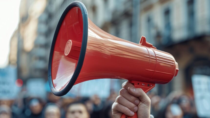 Finanțiștii se mobilizează pe străzi pentru a-și revendica drepturile. Demonstrație în fața Ministerului de Finanțe 1 finantistii ies in strada ca sa isi ceara drepturile protest in fata ministerului de finante 68d788b99f09b