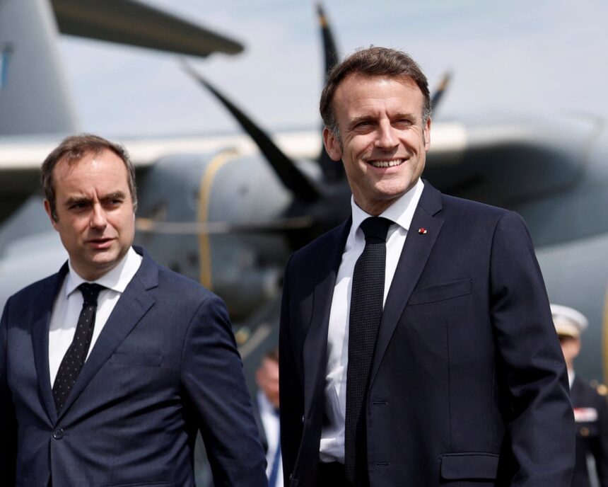 Ratingul de credit al Franței este în scădere, cu previziuni de creștere a datoriilor în contextul turbulențelor politice 1 frances credit rating downgraded with debt forecast to keep rising amid political turmoil 68c4ee5450f73