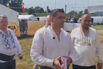 george simion in mijlocul romanilor inainte de cele 4 motiuni de daramare a guvernului liderul aur a ajuns la tebea video 68bc1e67487ff