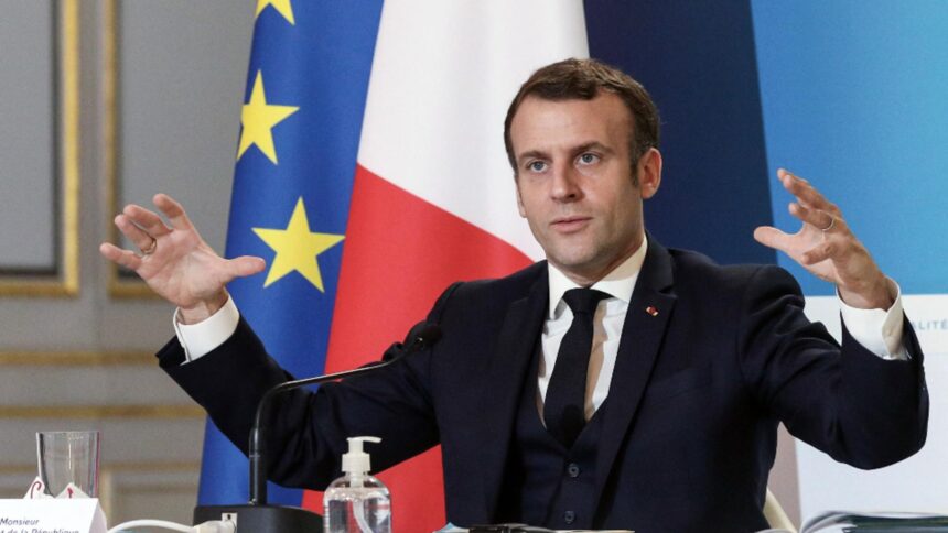 Greșelile lui Macron care ar putea duce la pierderea președinției. Francezii își pierd răbdarea cu el 1 greseala lui macron care s ar putea sa l coste presedintia francezii s au saturat pana peste cap de el 68bec67e28e07