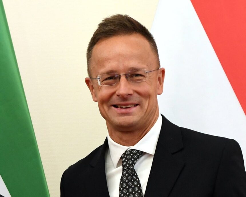 Ungaria își continuă achizițiile de petrol rusesc, ignorând solicitările lui Trump referitoare la NATO 1 hungary refuses to stop buying russian oil despite trumps nato demand 68d220c821683