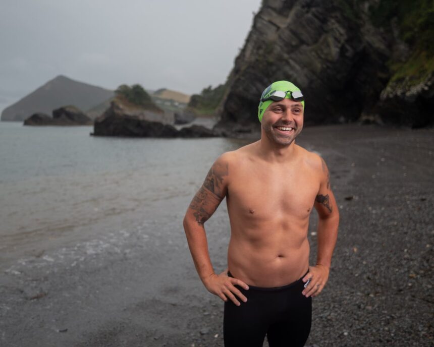 „Sunt aici pentru a sprijini oamenii… asta îmi oferă o superputere”: provocarea unui bărbat de a înota în 10 lacuri elvețiene 1 im here to help people that gives me a superpower one mans challenge to swim 10 swiss lakes 68c40067df2f6