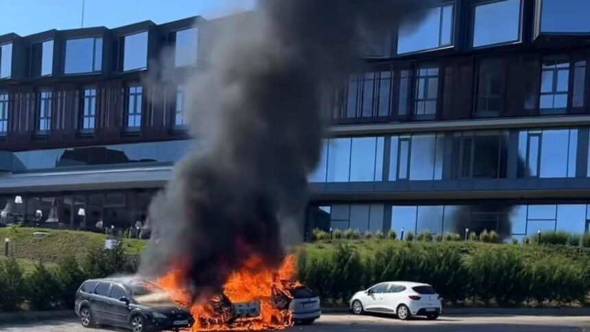 Flăcări devastatoare în apropierea Castelului Corvinilor: trei vehicule avariate, un bărbat cu răni superficiale 1 incendiu masiv langa castelul corvinilor trei masini afectate un barbat ranit usor 68d16672b98a6