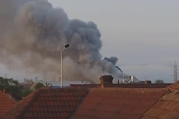 incendiu violent la fabrica de prelucrare a lemnului kronospan sebes mai multe explozii doua persoane ranite planul rosu de interventie activat 68b52e8301270