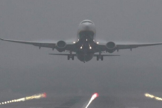 incident la aeroportul din cluj avion cu sute de pasageri tinut in aer din cauza unui controlor de trafic care a atipit in post 68d23133bbbe8
