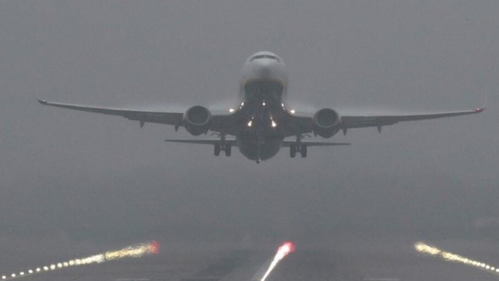 Aeroportul din Cluj, în alertă: un avion cu sute de pasageri, întârziat din cauza unui controlor de trafic adormit la datorie 1 incident la aeroportul din cluj avion cu sute de pasageri tinut in aer din cauza unui controlor de trafic care a atipit in post 68d23133bbbe8