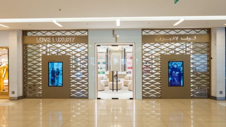 Industria de lux în criză: strategii inovatoare pentru supraviețuire, de la rujuri de 160 de dolari la accesorii de până la 1.400 de dolari 1 industria de lux in declin noua strategie contra falimentului rujuri de 160 de dolari si accesorii care nu depasesc 1 400 de dolari 68c63f8525bac