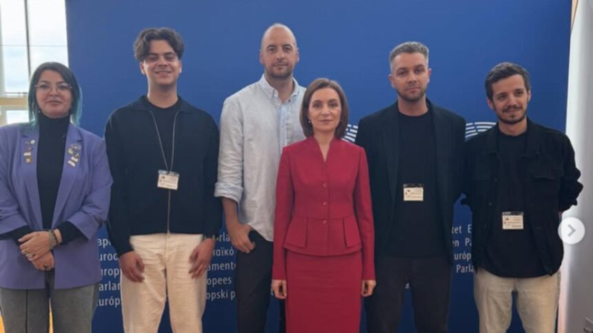 Influencerii români își reiau rolul de promovare electorală: Maia Sandu, la fel ca Nicușor Dan, se află în lumina reflectoarelor 1 influencerii romani din nou agenti electorali maia sandu promovata ca si nicusor dan 68c51001eb7b9