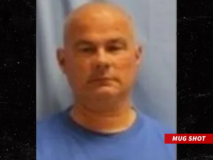 Polițistul celebru pe Instagram cu 1 milion de urmăritori, arestat pentru violență domestică 1 instagram famous cop with 1 million followers arrested for domestic battery 68c6f1f117048