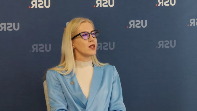 Ipocrizie la culmine în rândul reziștilor: Deputata USR, susținătoare a restructurărilor din administrație, încasează lunar 55.000 de lei 1 ipocrizie maxima in randul rezistilor deputata usr care aplauda restructurarile din administratie primeste 55 000 de lei pe luna video 68ba8edae2050