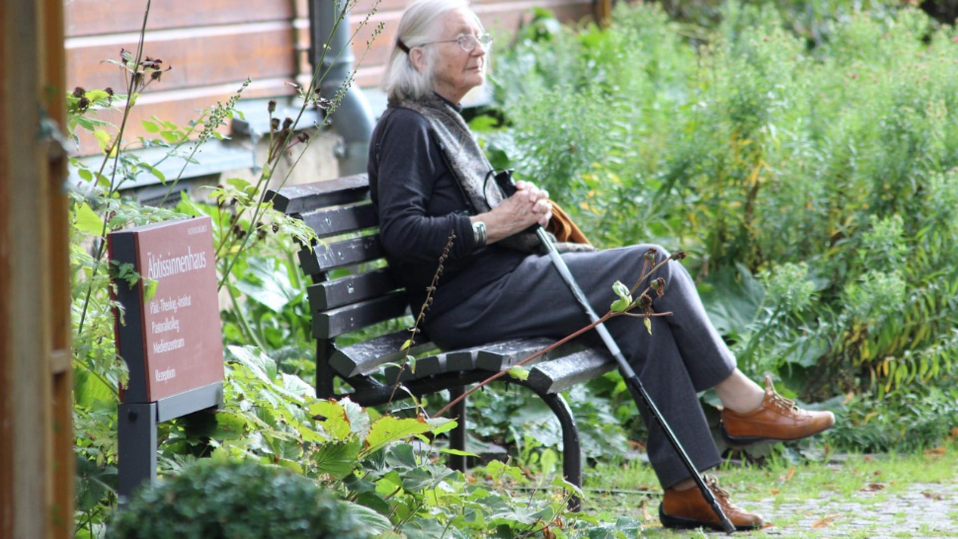 Previziuni despre pensii: Ce salariu și perioadă de cotizare influențează viitorul financiar? Analizele specialiștilor pentru fiecare situație în parte