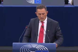 lider aur cred ca domnul bolojan isi pregateste iesirea din scena ne vorbeste tot timpul despre propria demisie 68da8b81d5207