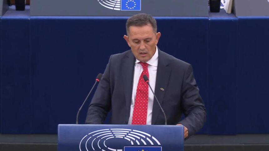 Lider AUR: „Consider că domnul Bolojan își planifică retragerea. Vorbește constant despre demisia sa.” 1 lider aur cred ca domnul bolojan isi pregateste iesirea din scena ne vorbeste tot timpul despre propria demisie 68da8b81d5207